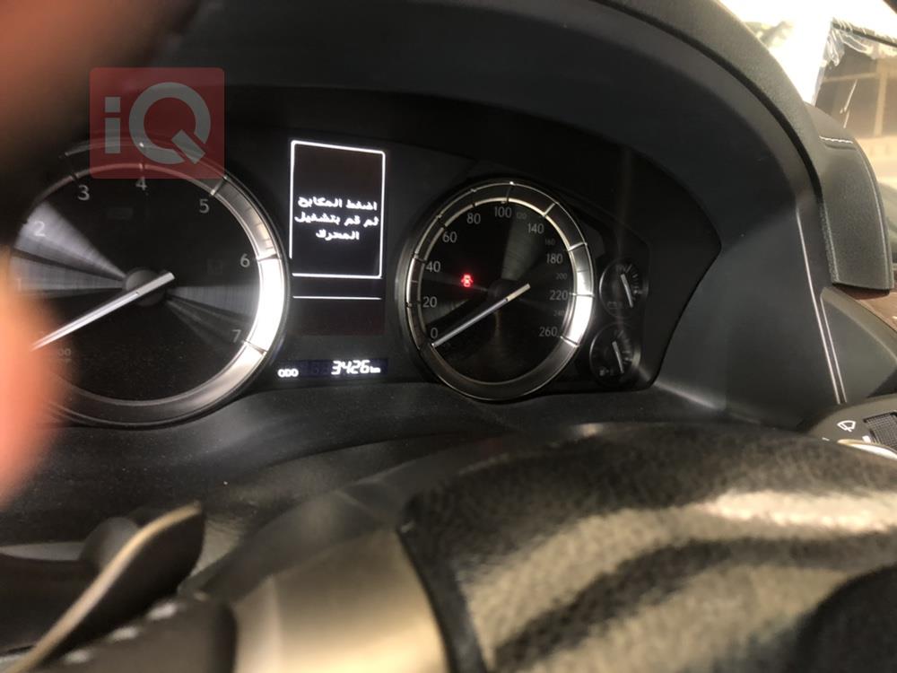 لێکزس LX